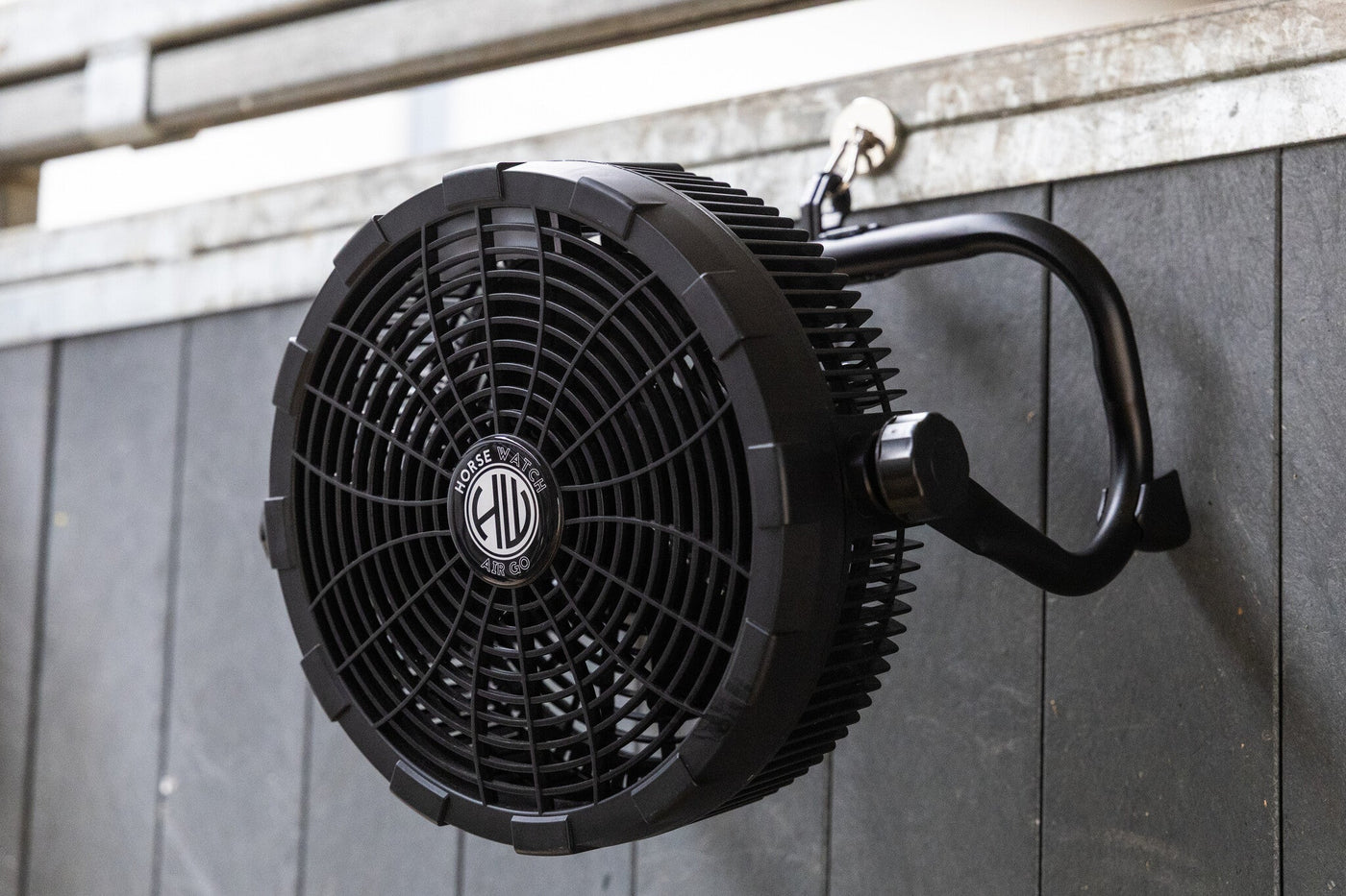 Paardenventilator in de stal: wanneer is het zinvol en waar let je op?