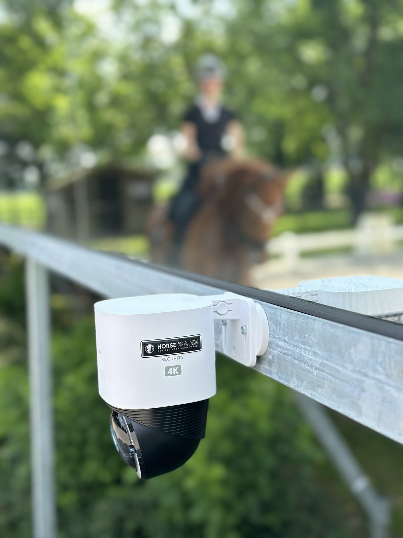 Ontdek de Nieuwe IN- EN OUTDOOR 360° 4G CAMERA voor Uw Paarden